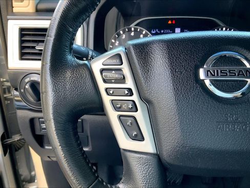 Used 2020 Nissan Titan SV w/ SV Convenience Package image 22