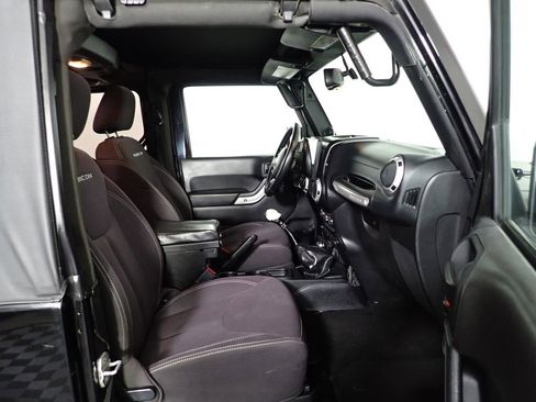 Used 2014 Jeep Wrangler Rubicon w/ Power Convenience Group AWD/4WD image 28