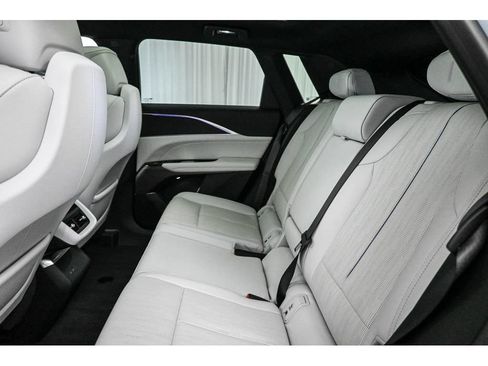 Certified 2024 Cadillac Lyriq Luxury AWD/4WD image 22