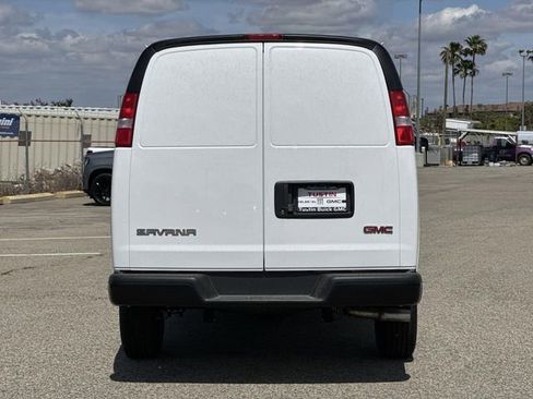 New 2026 GMC Savana 2500 w/ Driver Convenience Package RWD image 4