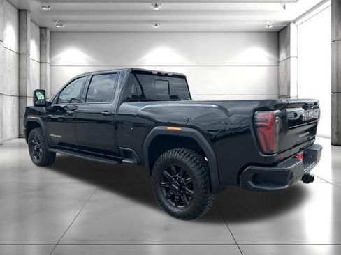 Used 2024 GMC Sierra 2500 AT4 w/ AT4 Premium Plus Package AWD/4WD image 6