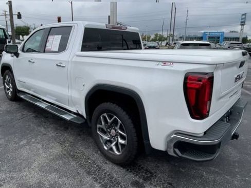 Used 2023 GMC Sierra 1500 SLT w/ SLT Convenience Package AWD/4WD image 8