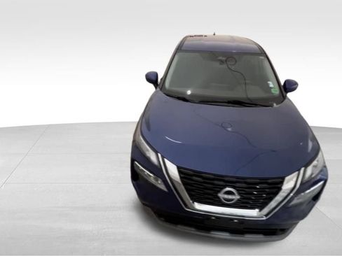 Used 2023 Nissan Rogue SV image 9