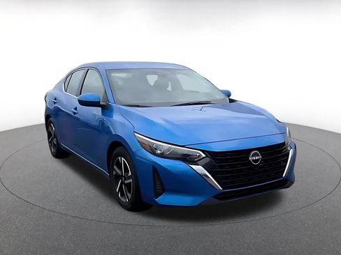 Used 2025 Nissan Sentra SV FWD image 3