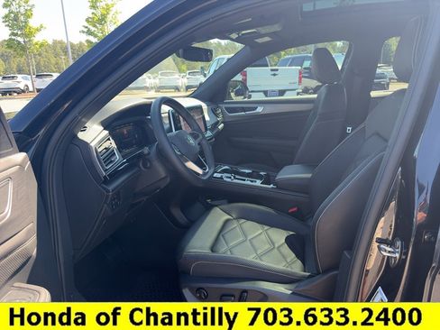 Used 2024 Volkswagen Atlas Cross Sport SE AWD/4WD image 22