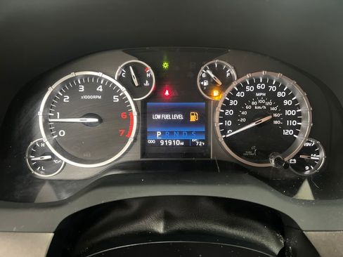 Used 2016 Toyota Tundra SR5 w/ SR5 Upgrade Package RWD image 17