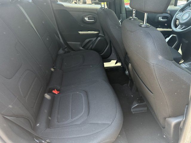 Used 2020 Jeep Renegade Latitude FWD image 19