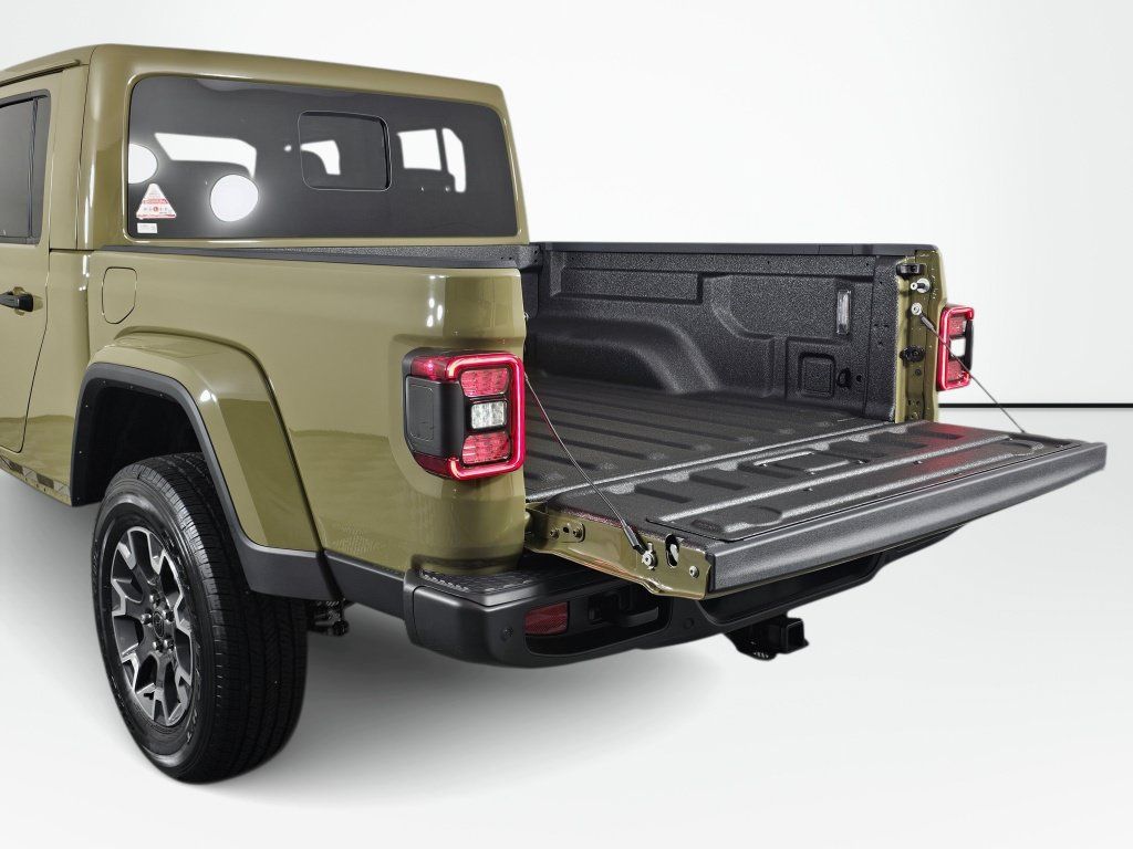 New 2026 Jeep Gladiator Sport AWD/4WD image 17
