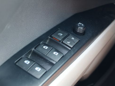 Used 2019 Toyota Camry SE w/ Audio Package FWD image 13