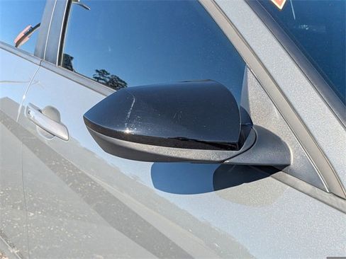 Used 2025 Hyundai Elantra Sport image 16