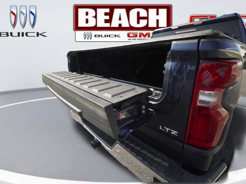 Used 2021 Chevrolet Silverado 1500 LTZ AWD/4WD image 11