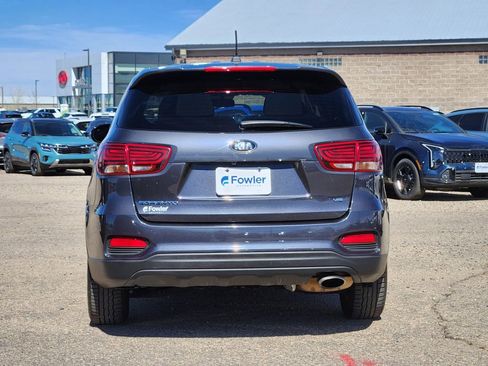 Used 2019 Kia Sorento LX image 13