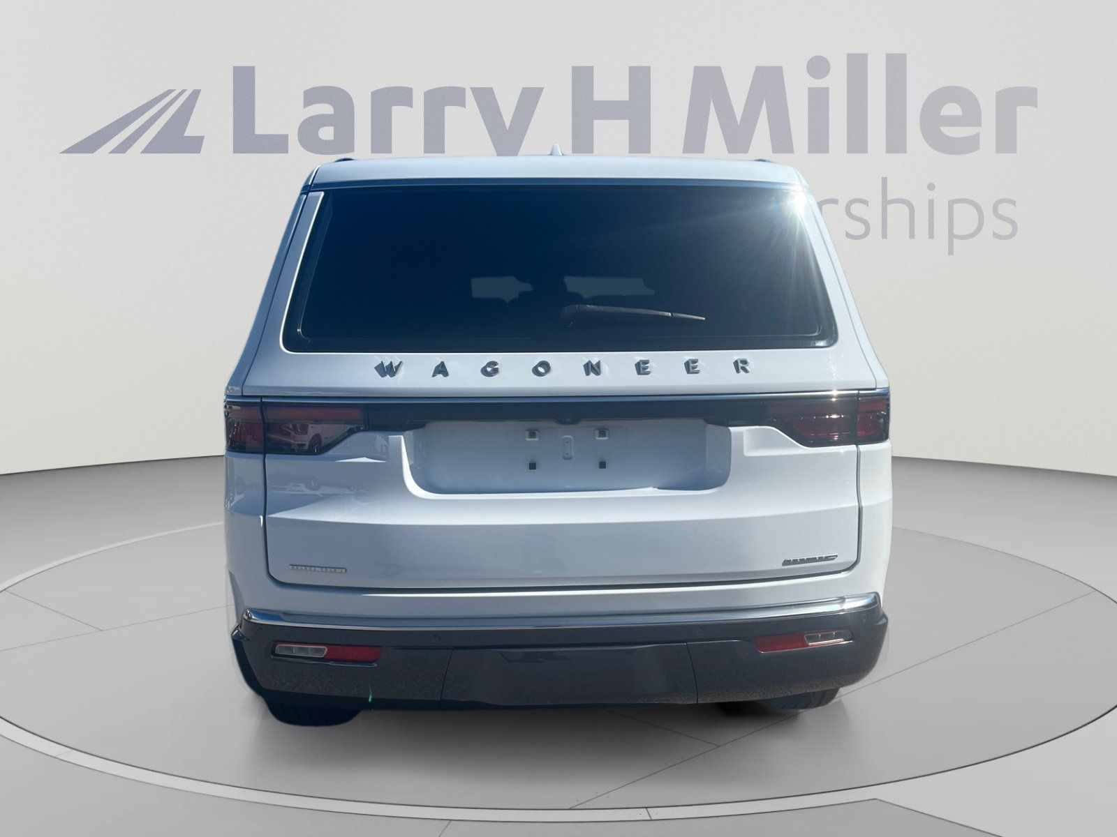 Used 2022 Jeep Wagoneer Series II AWD/4WD image 4