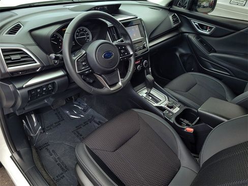 Used 2023 Subaru Forester Premium image 9