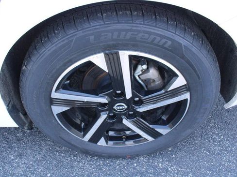 Used 2024 Nissan Sentra SV image 7