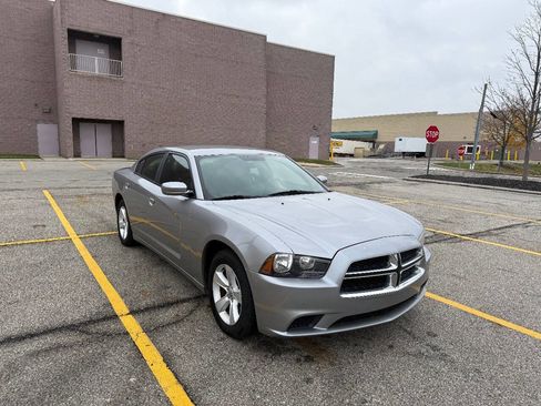 Used 2011 Dodge Charger SE image 6