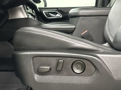 Used 2022 Chevrolet Tahoe Z71 w/ Luxury Package AWD/4WD image 27