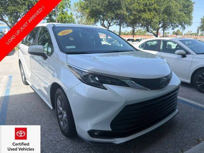 Used 2025 Toyota Sienna XLE