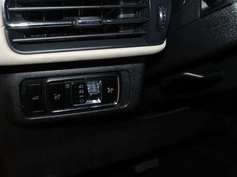 Used 2025 Lincoln Corsair FWD image 10