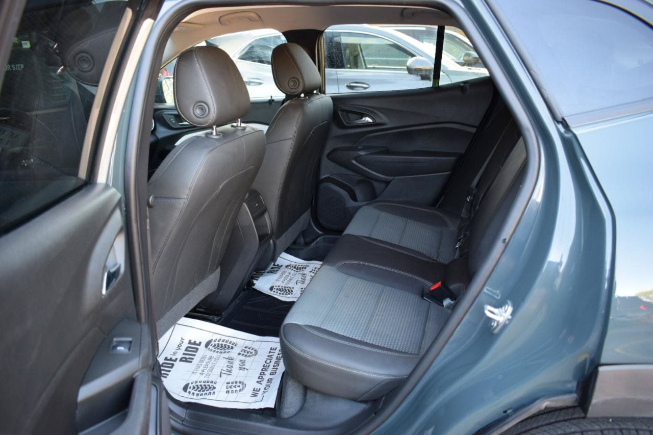 Used 2026 Chevrolet Trax LT w/ LT Convenience Package FWD image 34