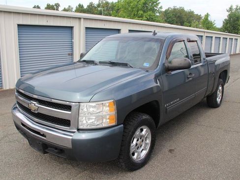 Used 2009 Chevrolet Silverado 1500 LT w/ Power Pack Plus AWD/4WD image 2