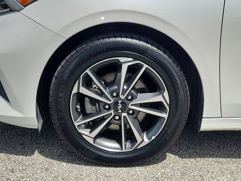Used 2024 Kia Forte LXS FWD image 6