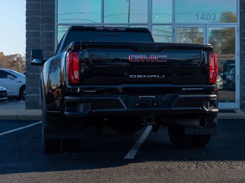Used 2020 GMC Sierra 3500 Denali w/ Denali Ultimate Package image 8