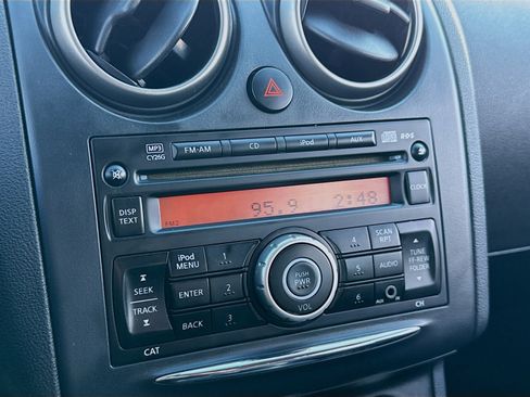 Used 2012 Nissan Rogue S image 9