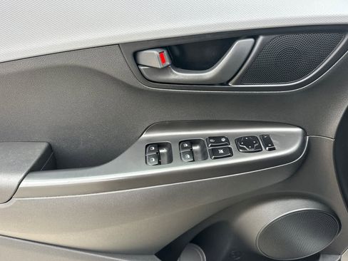 Used 2018 Hyundai Kona SEL image 10