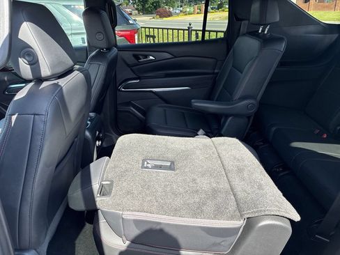 Used 2024 Chevrolet Traverse Z71 w/ LPO, Floor Liner Package AWD/4WD image 18