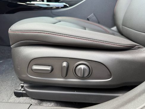 New 2026 Chevrolet Trax RS w/ Sunroof Package FWD image 10