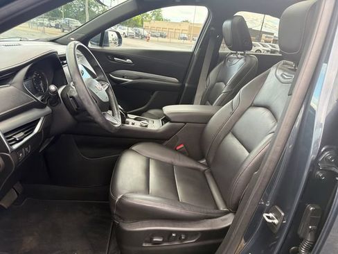 Used 2020 Cadillac XT4 Premium Luxury w/ Cold Weather Package FWD image 11