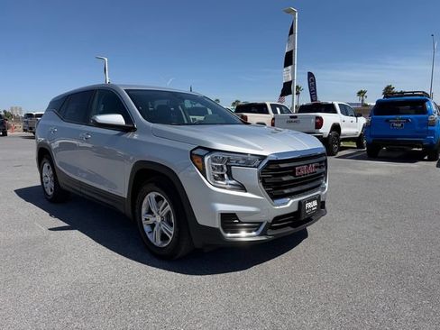 Used 2022 GMC Terrain SLE FWD image 3