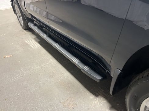 Used 2023 Chevrolet Silverado 1500 Custom image 10