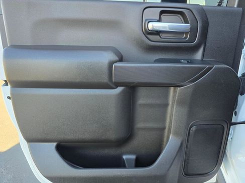 Used 2024 Chevrolet Silverado 2500 Custom w/ Custom Value Package image 21