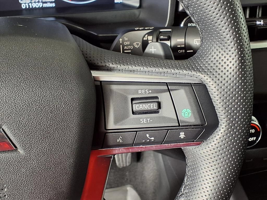 Used 2024 Mitsubishi Outlander SE AWD/4WD image 28