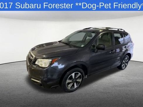 Used 2017 Subaru Forester 2.5i Premium w/ All-Weather Package image 4