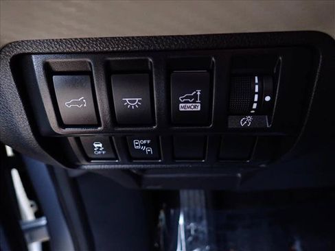 Used 2020 Subaru Ascent Premium w/ Convenience Package AWD/4WD image 16