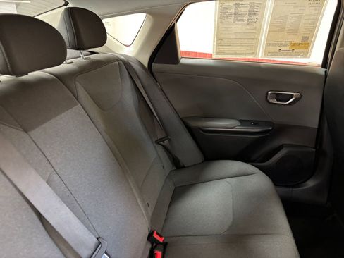 Used 2025 Kia K4 FWD image 36