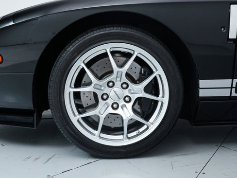 Used 2006 Ford GT image 44