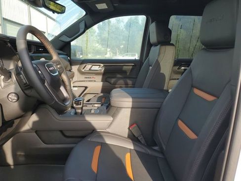 Used 2025 GMC Sierra 1500 AT4 w/ AT4 Premium Package AWD/4WD image 19