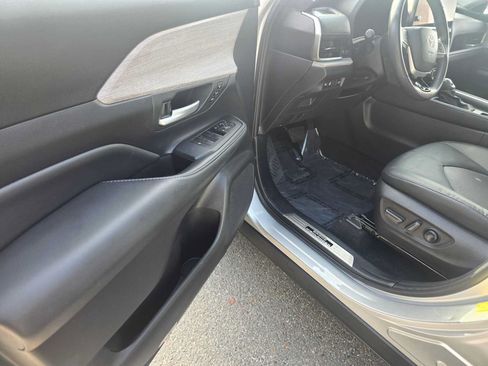 Used 2024 Toyota Grand Highlander FWD image 21