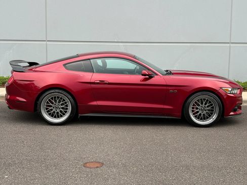 Used 2017 Ford Mustang GT RWD image 7