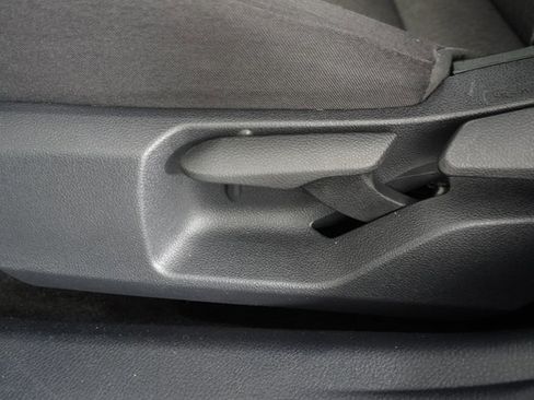 Used 2025 Toyota Camry LE image 21