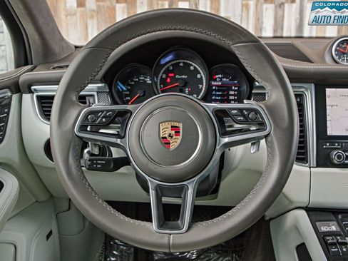 Used 2017 Porsche Macan Turbo AWD/4WD image 14