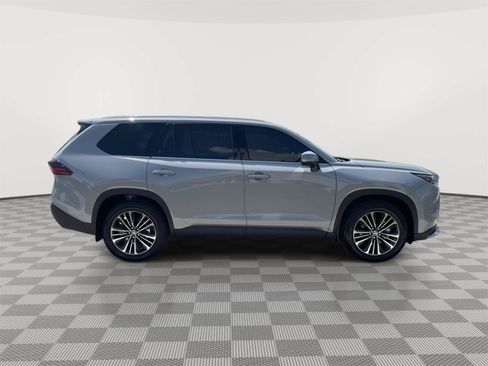 Used 2026 Toyota Grand Highlander AWD Hybrid image 16