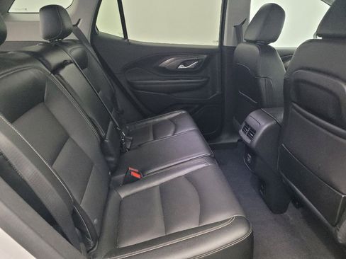 Used 2024 GMC Terrain SLT image 19