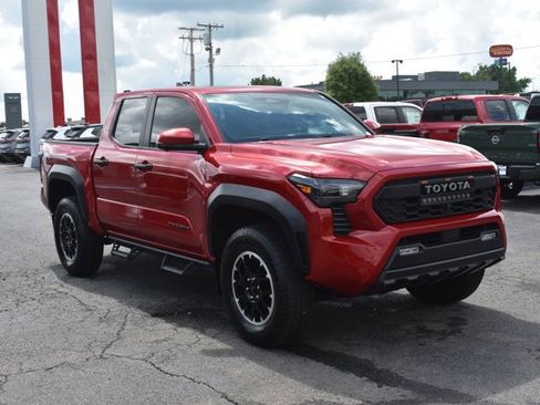 Used 2024 Toyota Tacoma TRD Off-Road w/ TRD Off Road Premium Package AWD/4WD image 3