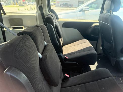 Used 2013 Dodge Grand Caravan SXT FWD image 4