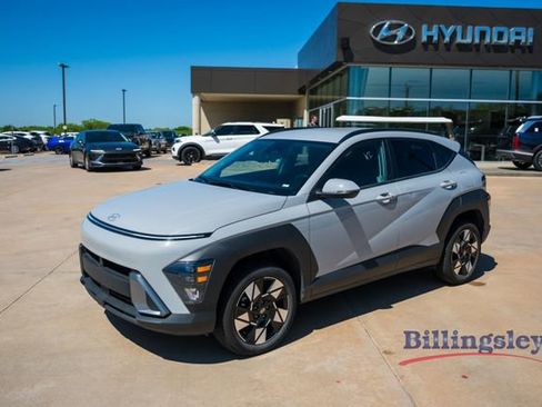 Used 2025 Hyundai Kona SEL AWD/4WD image 1